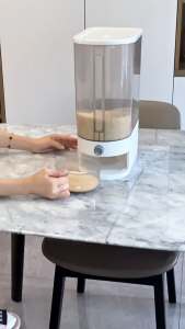 Marino Home ถังใส่ข้าวสาร กล่องเก็บข้าวสาร แบบกดได้ จุได้ 5 กก. No.Y2333