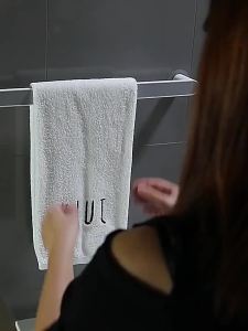 No-Drilling Suction Cup Bathroom Towel Rack Nordic Style Single Rod Storage Rack