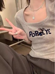 เสื้อยืดคอกว้างสีเทา แขนสั้น ทรงสั้น สำหรับผู้หญิง ดีไซน์เก๋ไก๋ ย้อนยุค สไตล์อเมริกัน แฟชั่นฤดูร้อน เสื้อผ้ากันแดด