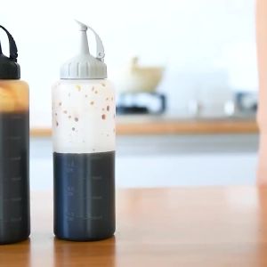 5 Hole Squeeze Plastic Condiment Bottle for Kitchen Home Squeeze Bottle for Honey Ketchup Salad Dressing Kitchen Storage Tool