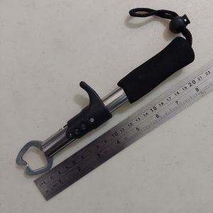 Tang LIP GRIP Alat Penjepit Mulut Ikan terbuat dari stainless