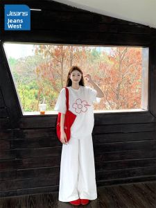 Jeanswest | Áo Thun Nữ Dễ Thương Cổ Tròn Tay Ngắn Slimming Màu Trắng