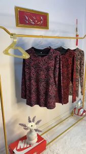 330มาใหม่ คอกลมแขนยาว ฤดูใบไม้ผลิ เวอร์ชั่นเกาหลี แฟชั่นการพิมพ์ดอก ผ้านิ่มสวมใส่สบาย ราคาที่สุด พร้อมส่ง