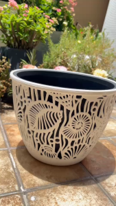 กระถางแฟนซี  เก็บน้ำได้   พลาสติกเกรดA ปากกว้าง10นิ้ว สูง 8นิ้ว 2282