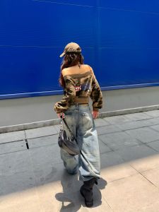 Áo Nỉ American Retro Hot Bé Gái Ngắn Hở Eo Chữ V Một Bên Vai Thiết Kế Hai Mặt Của Zhen Zhen Lười Áo Nỉ Dài Tay Cổ Tròn