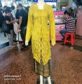 set kebaya kutu baru panjang selutut kebaya wisuda hijab kekinian setelan kebaya brokat jumbo Ld 120. 