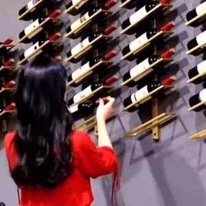 Ironwork wine rack sloping wall-mounted wine display stand with a retro style convenient and easy to use.