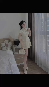 Đầm ngắn thiết kế chân váy xếp ly cổ áo polo đính dây nơ duyên dáng NEWFASHION99