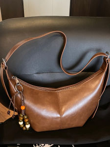 Fashionable Dumpling Shaped Womens Crossbody Bag Stylish Versatile Single Shoulder Bag for Commuting Daily Use Zinc Alloy Hardware