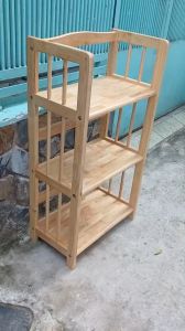 Kệ sách 3 tầng sâu 28 ngang 50 cao 92 cm gỗ cao su bóng đẹp đã xử lý tẩm sấy chống mối mọt bền hơn nhiều so với gỗ thông và MDF.