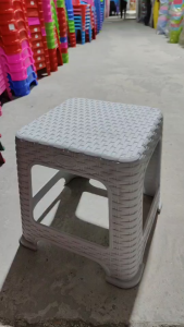 เก้าอี้พลาสติก เก้าอี้สตู ขนาด สูง 34 ซม. กว้าง 36 ซม. มี 5สี ให้เลือก ลายหวาย สวยงามทันสมัย เก้าอี้นั่งซักผ้า เก้าอี้พลาสติก เตี้ย พลาสติกหนา แข็งแรง ไม่แตกหักง่าย