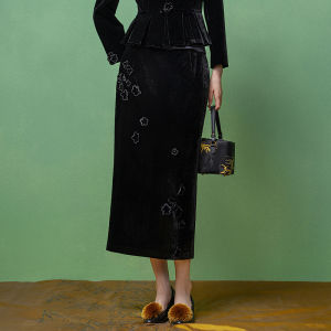 Hand-Embroidered Silk Velvet Half Skirt Autumn 2025 New Arrivals Long Skirt