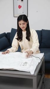 SG【READY STOCK】Vacuum Bag Air Pump Travel Compression Bag Clothes Storage Bag Space Saving Seal Bags Mini vacuum Machine re-sealable compression bag