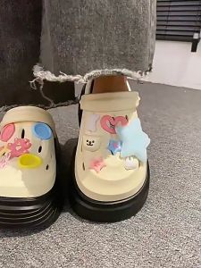 รองเท้าผู้หญิงใหม่ 2024 รองเท้าแตะโดปามีนระดับไฮเอนด์รองเท้าแตะแฟชั่นที่เรียบง่ายลื่นและป้องกันกลิ่น