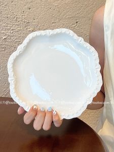 Elegant Relief Ceramic Plate Luxury Home Use Dinner Plate Salad Dessert Fruit Western Cuisine round Shape Light Luxury