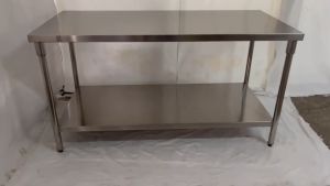 โต๊ะเตรียมอาหารมีชั้นล่าง สเเตนเลสเกรด304หนา1.2มิล สำหรับใช้ในครัว โต๊ะอาหาร โต๊ะเตรียม โต๊ะกลางครัว Stainless Table