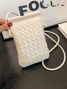 Korean Style Mini Shoulder Crossbody Bag for Women Fashionable Woven Mobile Phone Pouch Compact Versatile Small Bag