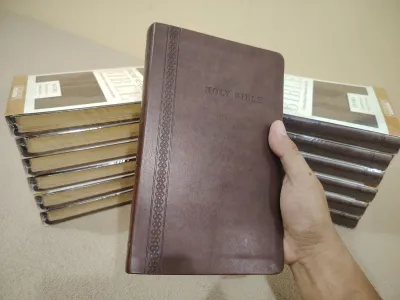 ELEGANT BROWN THINLINE KJV HOLY BIBLE LEATHERSOFT COVER HANDY