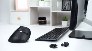 RAPOO EV250 Silent เมาส์แนวตั้ง ลดความเมื่อยล้า พร้อม แผ่นรองเมาส์ คละลาย ขนาด 245 x 210 mm by memorystore