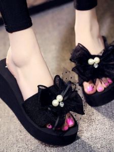 รองเท้าแตะฤดูร้อนสไตล์เกาหลีสําหรับผู้หญิงที่มีรองเท้าส้นสูงและผีเสื้อปมกันลื่นลาดด้านล่างแว่นกันแดดสไตล์ลําลองแพลตฟอร์มด้านล่าง