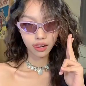 [จัดส่งที่รวดเร็ว]2023 Millennium สไตล์แฟชั่นแว่นตา Spice Girl Street ยิงแว่นตากันแดดของขวัญสร้างสรรค์ใหม่