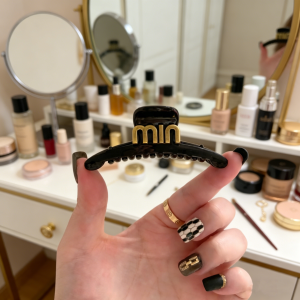 HANXIUYU | New High-Quality Simple Versatile Black Medium Lettered Hair Clip for Half-Up Hairstyles