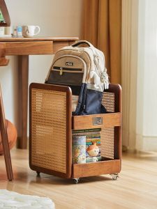 ชั้นวางหนังสือขนาดใหญ่ทำจากไม้แข็งพร้อมล้อ อุปกรณ์จัดระเบียบหนังสือในห้องเด็ก ชั้นวางของสำหรับเก็บของในห้องนอน