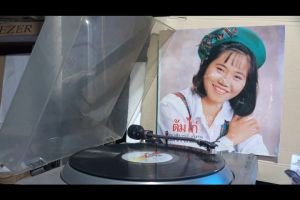 1 แผ่นเสียง L61 นิ้ว 12 วรู่ณี ดูร่าง ต้มไก่ดุจเดือน ดารา แผ่นเสียง VG++ ริ้วรอย แผ่นล้าง เสียงรบกวนสูง สะอาดและปก VG+