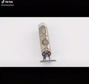 Tông đơ chấn viền tạo kiểu tóc tại nhà Tăng đơ cắt tóc thân đồng nguyên khối tặng 4 cữ cắt tóc .kèm pin sạc đủ bộ