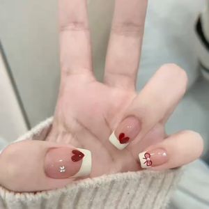 เล็บปลอมยาว 24 ชิ้นสั้นเล็บปลอมทองเงาหัวใจเล็บปลอม DD285