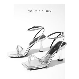 รองเท้าแตะส้นสูงสีเงินสำหรับผู้หญิง ทรงหัวเหลี่ยม สายรัดข้างเดียว ทรงหัวเหลี่ยม รองเท้าแตะส้นสูงแบบฝรั่งเศส รองเท้าแตะส้นสูงใหม่ 2025