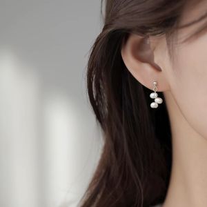 ต่างหูไข่มุกเงินแท้ S925 สำหรับผู้หญิง ดีไซน์หรูหรา ดีไซน์เล็ก ดีไซน์ทันสมัย ต่างหูแบบใหม่ 2024 ต่างหูระดับไฮเอนด์