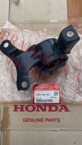 ENGINE MOUNTING KIRI DEPAN PENUMPANG BANGKU MESIN MANUAL CRV GEN 2 RD4 RD5 2002 2003 2004 2005 2006 HONDA 50805-S9A-013 KARET MONTING DEKAT AKI RUBBER MT INSULATOR TRANSMISI SIDE TRANSMISSION DUDUKAN GANTUNGAN