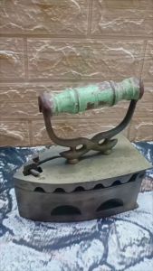 Seterika Arang Tembaga Antik/复古铜碳熨斗