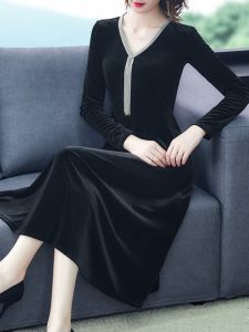 Velvet Dress Womens Autumn Winter New Style Mom Small Size Elegant Base mid Length Skirt Korean Style High Waist Long Sleeve