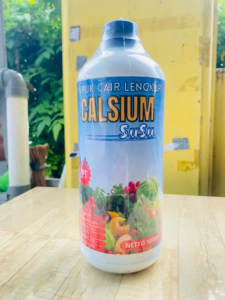 Pupuk Cair Pelengkap CALSIUM SUSU isi kemasan 1lt dari CV. AGRO TANI JAYA