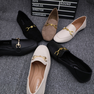 Flat Heel Womens Shoes 2024 New Style Small Leather Slip-On Versatile Casual Shoes Comfortable Rubber Sole Winter Bean Shoes