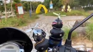 Cute Duck Bike Bell with Propeller Helmet Bicycle Horn Dashboard Ornament Motorcycle Bike Rubber Duck Car Dashboard Decoration