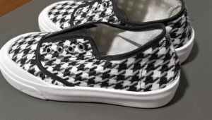 2024 New Fashionable Flat Heel Womens Shoes Canvas Shoes Womens Slip-on Lazy Sneakers