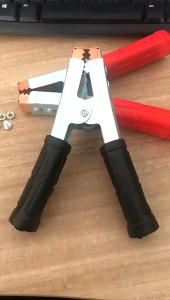 ปากคีบแบตเตอรี คีมคีบแบต ขนาด6นิ้ว แดง+ดำ( 1คู่) อย่างดี แข็งแรง ทนทาน เสริมหัวฉีดชุบทองแดง ที่จับหุ้มฉนวน