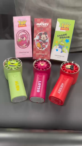 พัดลมมือถือ ลายดิสนีย์ หมี สตรอเบอร์รี่ Disney ลิขสิทธ์แท้ พัดลมพกพา สำหรับเด็ก ชาร์จไฟได้ พร้อมส่งจากไทย