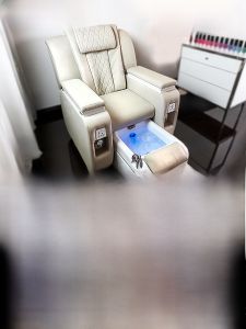 Modern Minimalist Electric Multi-Function Pedicure Sofa 180 Degree Flat Massage Chair with Beautiful Foot Bath And Embroidery
