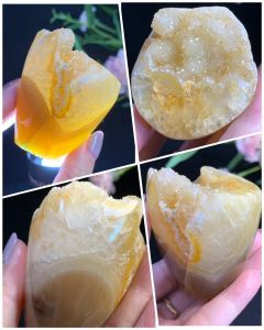 黄胶花小茶几✨ 白水晶爆花晶🌸 黄玛瑙根底👍 💁‍♀️可全透光✨ #旺旺色彩💰 #天然水晶 #黄胶花  Mini Coffee Table Style 💛 Yellow Hematoid Yellow Agate & Clear Quartz in One Piece ✨  #财位玄关都能摆放