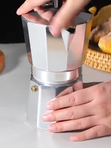 [COD]100/150/300ML /Espresso Coffee Maker/Moka Pot Espresso Coffee Maker/100ml 2 Cups/MOKA POT /Pot Stovetop Filter/ 2/3/6CUP