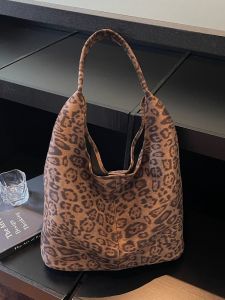 Large Capacity Retro Fashion Casual Commuter Elegant Tote Bag Womens Shoulder Handbag Trendy PU Leather Soft Surface