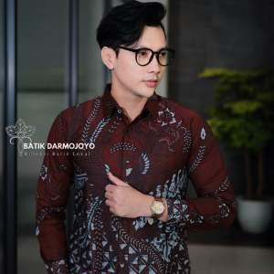 Kemeja Batik Pria Slimfit Motif Cendana Merah Maroon Gelap