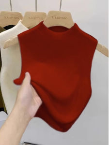 Fitted Sleeveless T-Shirt