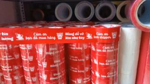 1 cuộn băng keo màu Đỏ in chữ Shop uy tín hàng dễ vỡ quay video cảm ơn