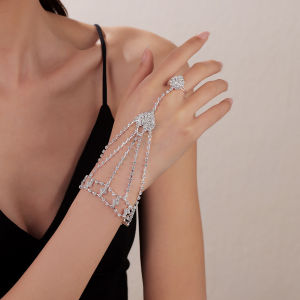 Fairy Style Bracelet Ring Set Womens Half Hoop Half Chain Bell Sound Alloy Jewelry Original Design Fashion Accessories