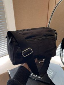 Lightweight Multi-Layer Womens Crossbody Bag Casual Daily Commuter Shoulder Bag Fashionable Compact Storage Pouch